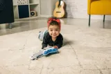 muzyczna-gitara-pozytywka-tiny-rockers-tiny-love-stan-nowy