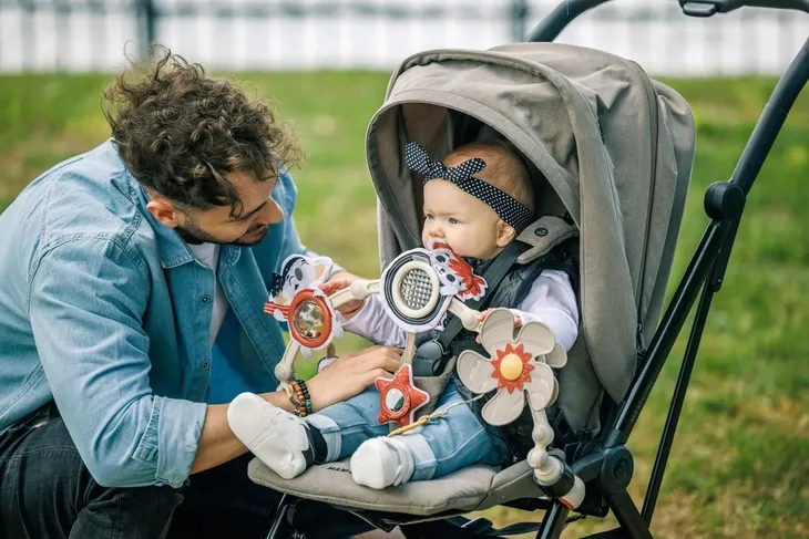 luk-z-zabawkami-tiny-rockers-tiny-love-wiek-dziecka-0