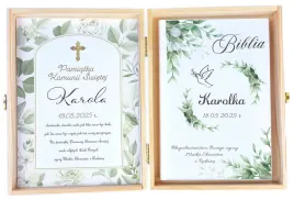 biblia-w-drewnianym-pudelku-z-kartka-prezent-na-komunie-personalizacja