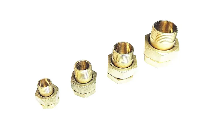 srubunek-mosiezny-prosty-stozek-2-cale-material-wykonania-mosiadz