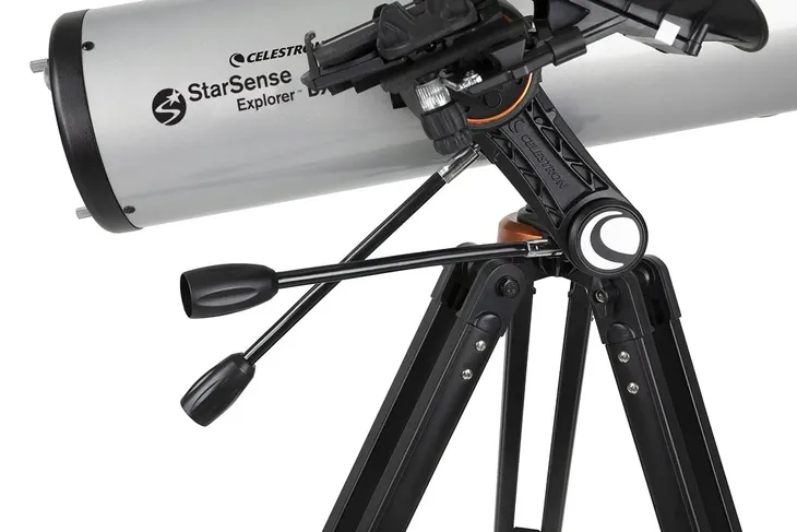 teleskop-celestron-starsense-explorer-dx-130-cechy-dodatkowe-uchwyt-azymutalny