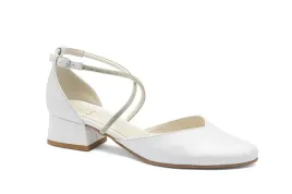 buty-slubne-skorzane-na-niskim-obcasie-z-ozdobnymi-paseczkami-lea-bialy-37