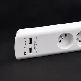 qoltec-przedluzacz-listwa-zasilajaca-antyprzepieciowa-6-gniazd-2-x-usb-1-8m