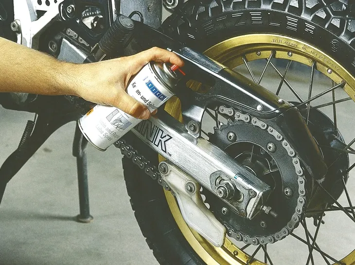 spray-do-lancuchow-i-lin-weicon-pojemnosc-opakowania-400-ml