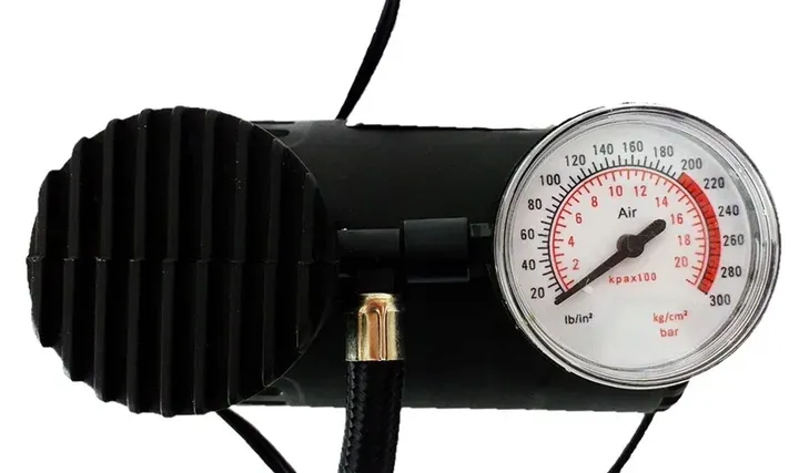 mini-kompresor-sprezarka-pompka-samochodowa-12v-stan-nowy-kod-producenta-apt-da44