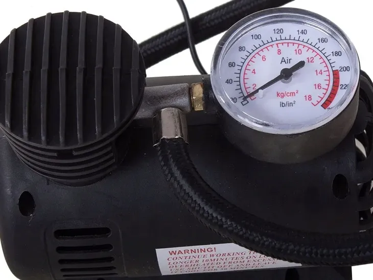 mini-kompresor-sprezarka-pompka-samochodowa-12v-stan-nowy-marka-aptel-kod-producenta-apt-da44