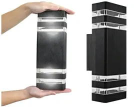 lampa-led-na-elewacje-domu-dwukierunkowa-kinkiet-zewnetrzny-gora-dol