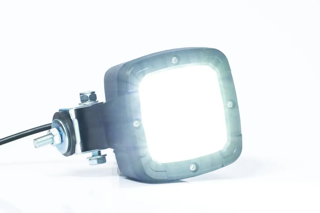lampa-robocza-fristom-ft-036