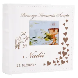 album-komunijny-z-oknem-na-zdjecie-personalizacja-60-str-krem-grawer
