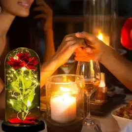 wieczna-roza-w-szkle-lampka-nocna-prezent-na-walentynki-dla-mamy-kobiety