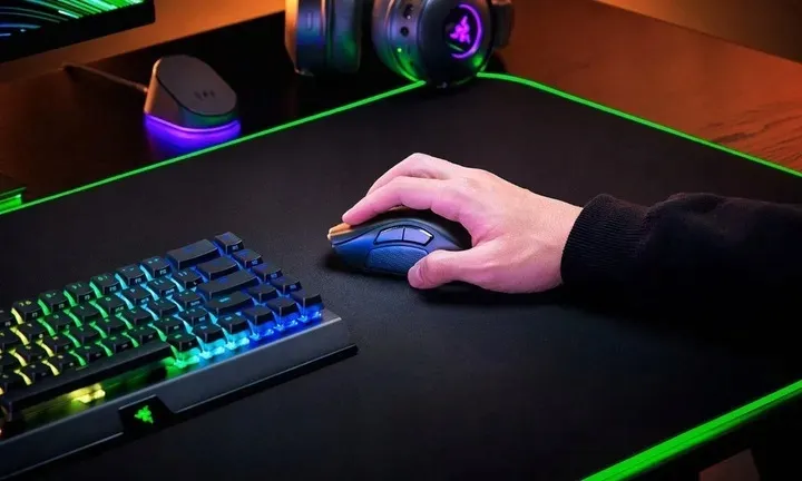 mysz-razer-naga-v2-pro