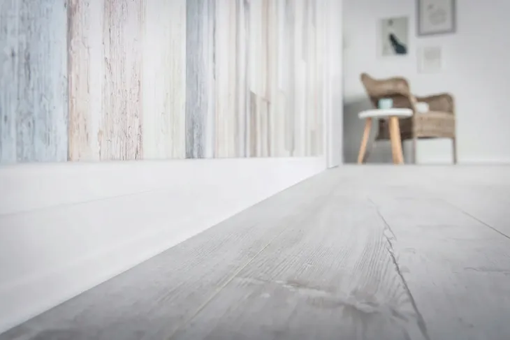 listwa-przypodlogowa-pcv-vilo-esquero-638-25m-marka-esquero