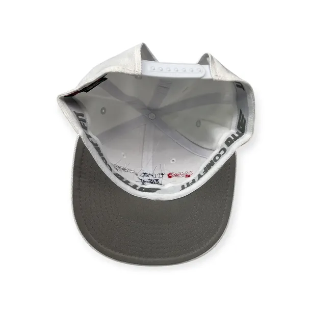 czapka-z-daszkiem-snapback-marka-inna