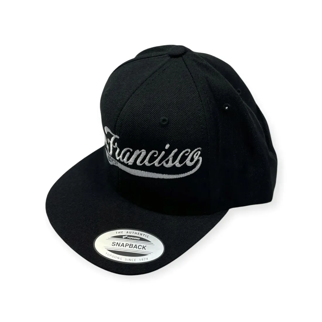 czapka-z-daszkiem-snapback