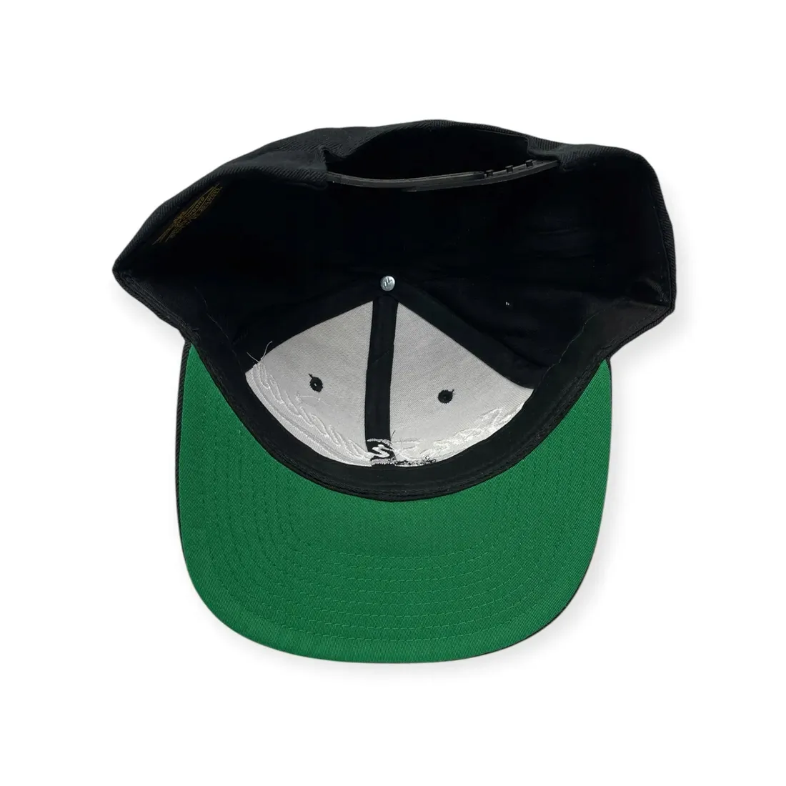 czapka-z-daszkiem-snapback-stan-nowy