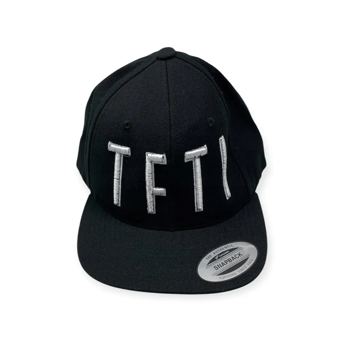 czapka-z-daszkiem-snapback