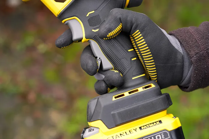 stanley-sekator-akumulatorowy-v20-18v-1-4-0ah-sfmcpp32m1-marka-stanley-zasilanie-elektryczne-akumulatorowe