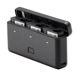 etui-i-hub-ladowania-do-baterii-dji-osmo-action-3-akcesoria-dji