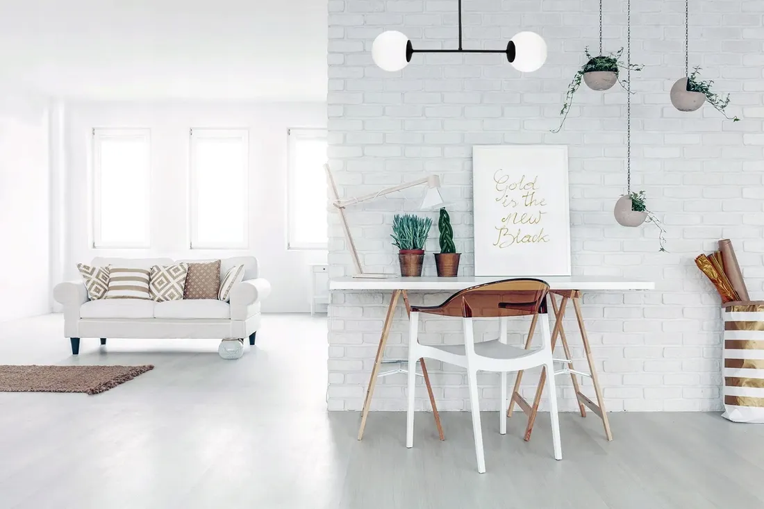 lampa-wiszaca-sufitowa-zyrandol-szklane-biale-kule