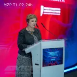 mownica-medialna-z-mlecznej-plexi-monitor-czolowy-prompter-24-mikrofony-marka-artcop