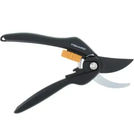 fiskars-sekator-ogrodowy-nozycowy-do-swiezych-galezi-22-mm-p26-20-cm