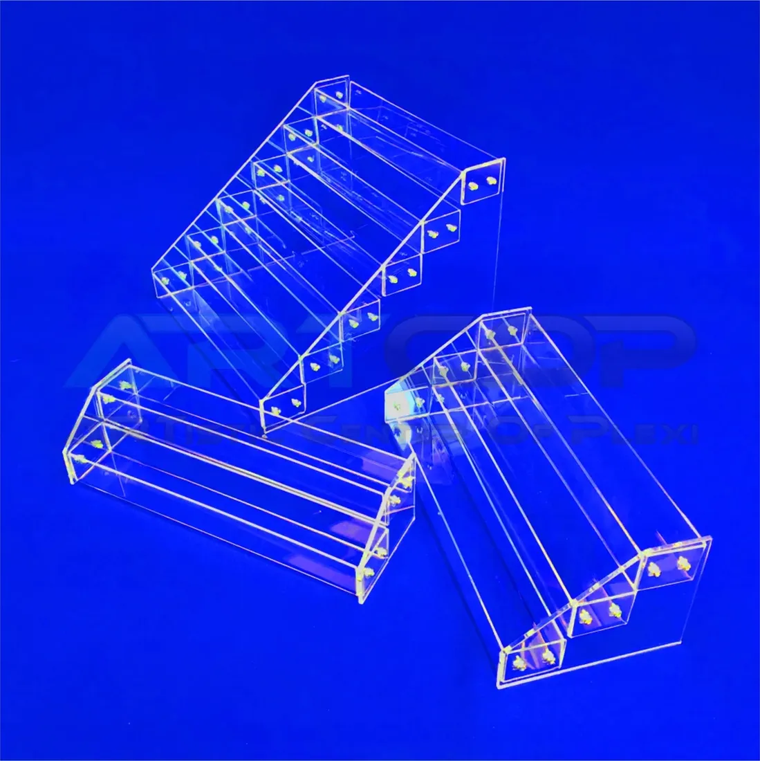 stojak-ekspozytor-na-lakiery-manicure-z-plexi-stan-nowy