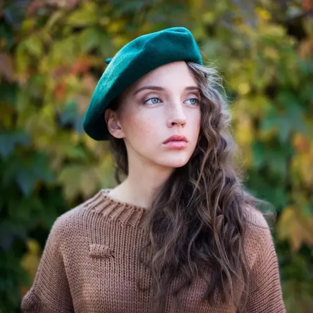 beret-basic-niebieski-cz18386-kolor-niebieski