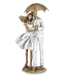 figurka-para-zakochani-pod-parasolka-dekoracja-zakochanych-na-prezent-love