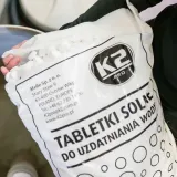 k2-sol-w-tabletkach-do-uzdatniania-wody-25kg-waga-z-opakowaniem-25-kg