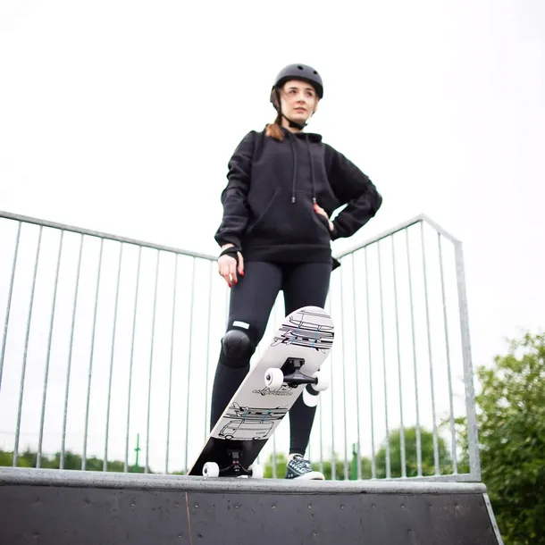 deskorolka-klasyczna-profilowana-skateboard-abec-7-drewniana-nils-extreme-klasa-lozysk-abec-7