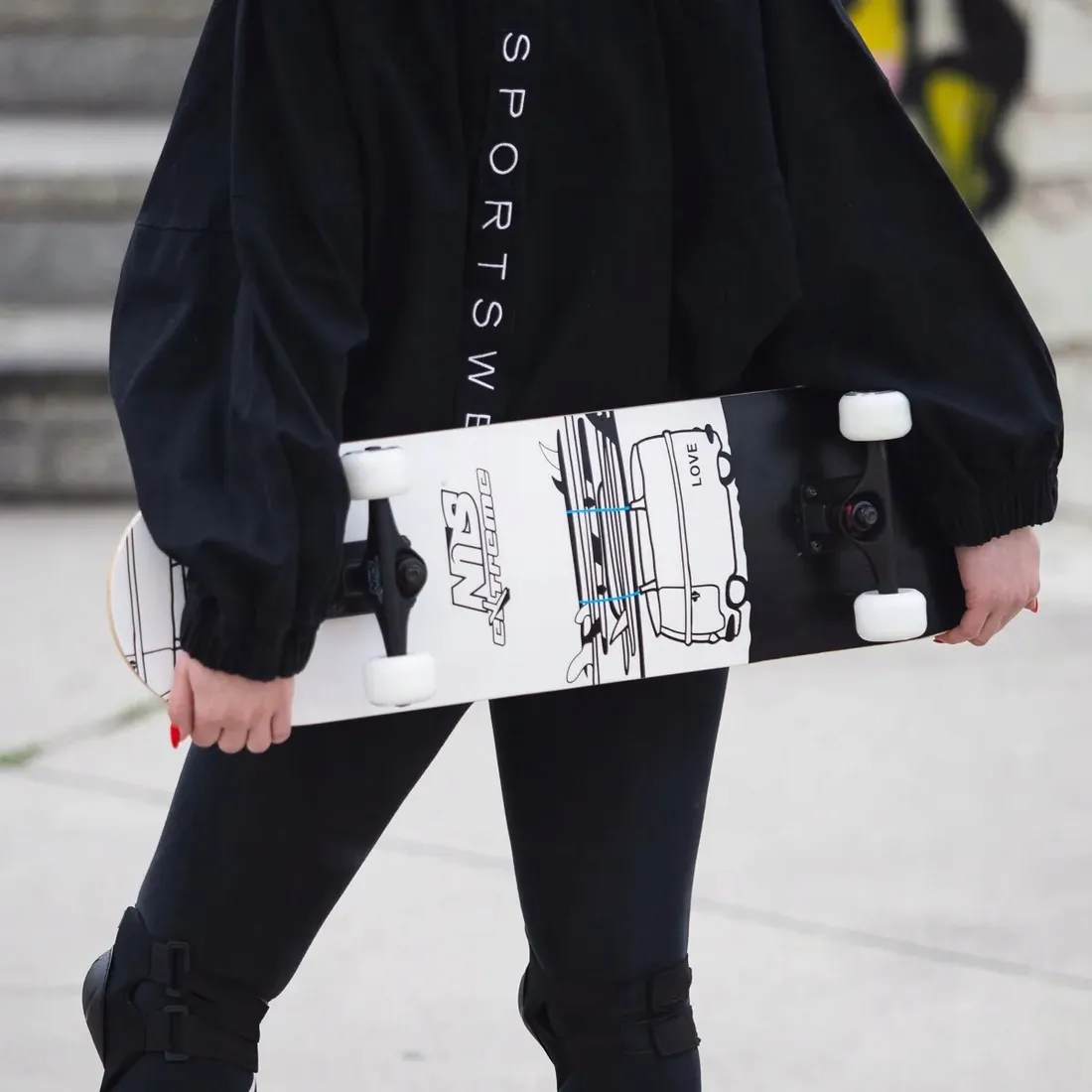 deskorolka-klasyczna-profilowana-skateboard-abec-7-drewniana-nils-extreme-stan-nowy