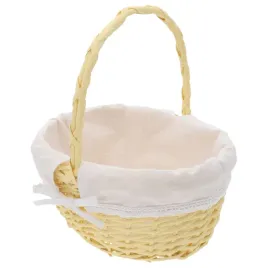 owalny-zolty-kosz-wiklinowy-z-materialem-wielkanocny-koszyczek-na-swieconke