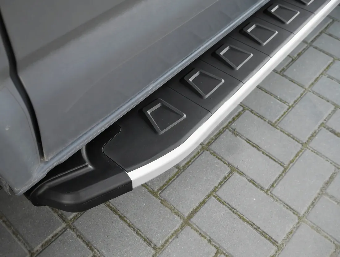 stopnie-boczne-progi-do-vw-tiguan-2016-stan-nowy