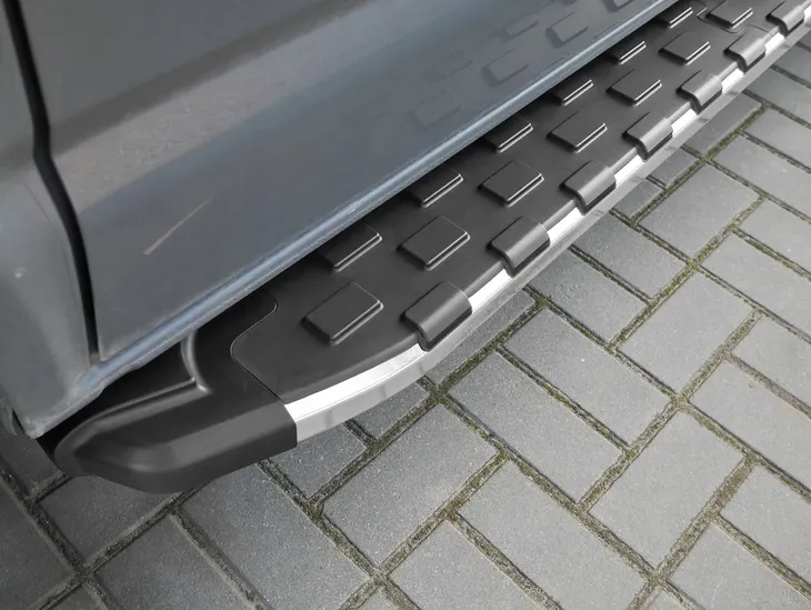 stopnie-boczne-progi-do-vw-touareg-2018-stan-nowy