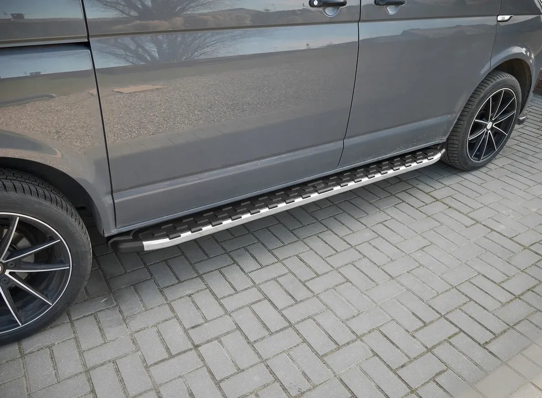 stopnie-boczne-progi-do-vw-touareg-2018-stan-nowy