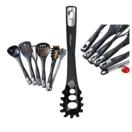 ergonomiczny-serwer-do-makaronu-masterpan-eleganckie-akcesorium-kuchenne