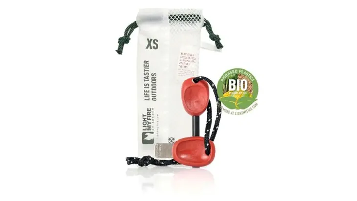 krzesiwo-light-my-fire-fire-bioscout-2-0-czerwone-temperatura-iskier-2980-c