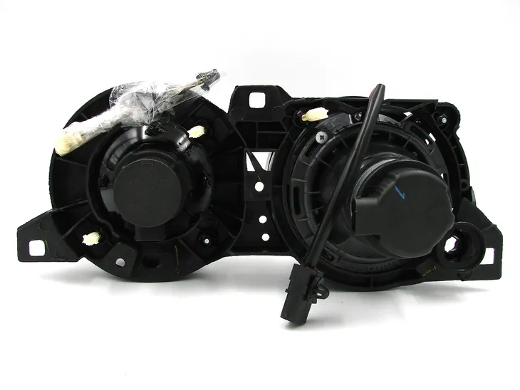 lampy-przednie-reflektory-bmw-e30-black-stan-nowy-jakosc-czesci-zgodnie-z-gvo-p-zamiennik-o-jakosci-porownywalnej-do-oryginalu