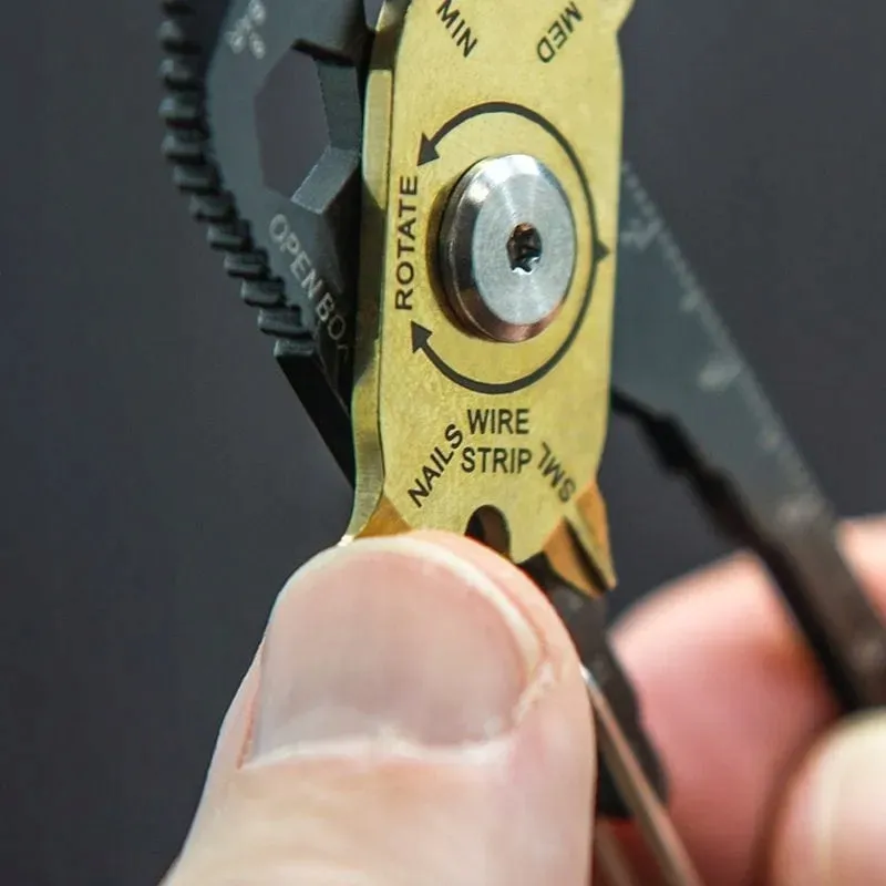 multitool-20-w-1-brelok-karabinczyk-multinarzedzie