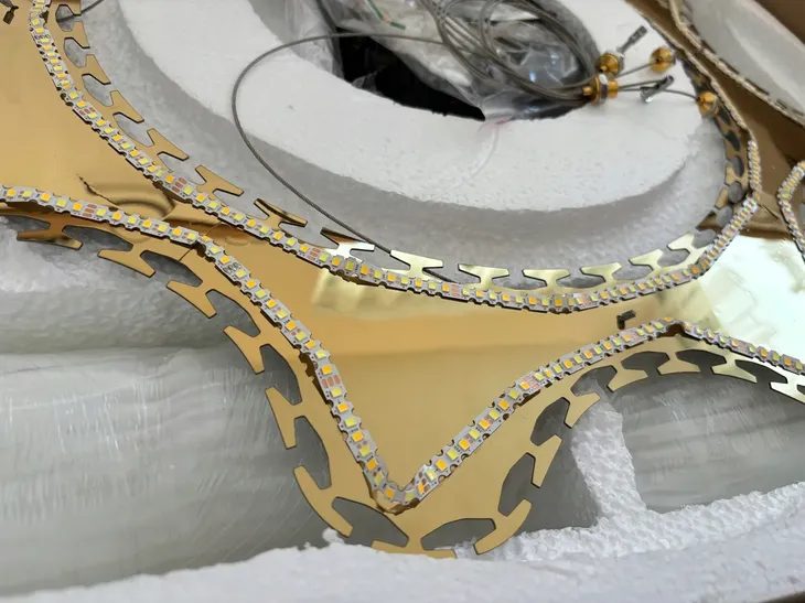 lampa-wiszaca-ringi-krysztalowa-zlota-60cm-69w-pilot-darmat-light-marka-dl-darmat-light