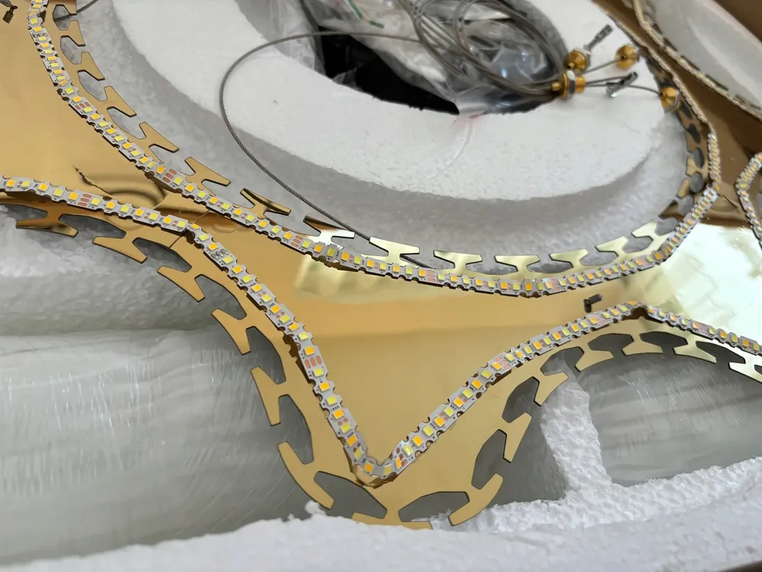 lampa-wiszaca-ringi-krysztalowa-zlota-60cm-69w-pilot-darmat-light