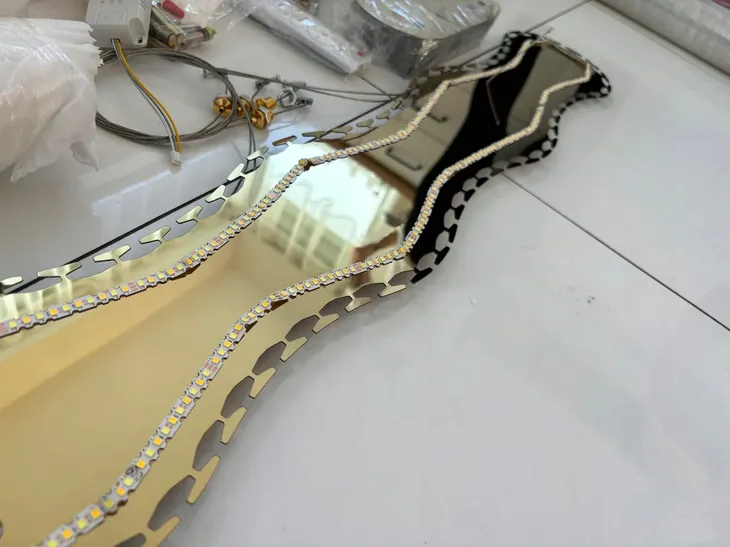 lampa-wiszaca-ringi-nad-stol-krysztalowa-zlota-100cm-45w-pilot-darmat-light-liczba-punktow-swiatla-1