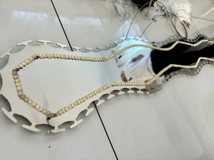 lampa-wiszaca-ringi-nad-stol-krysztalowa-chrom-100cm-45w-pilot-darmat-light-zasilanie-sieciowe