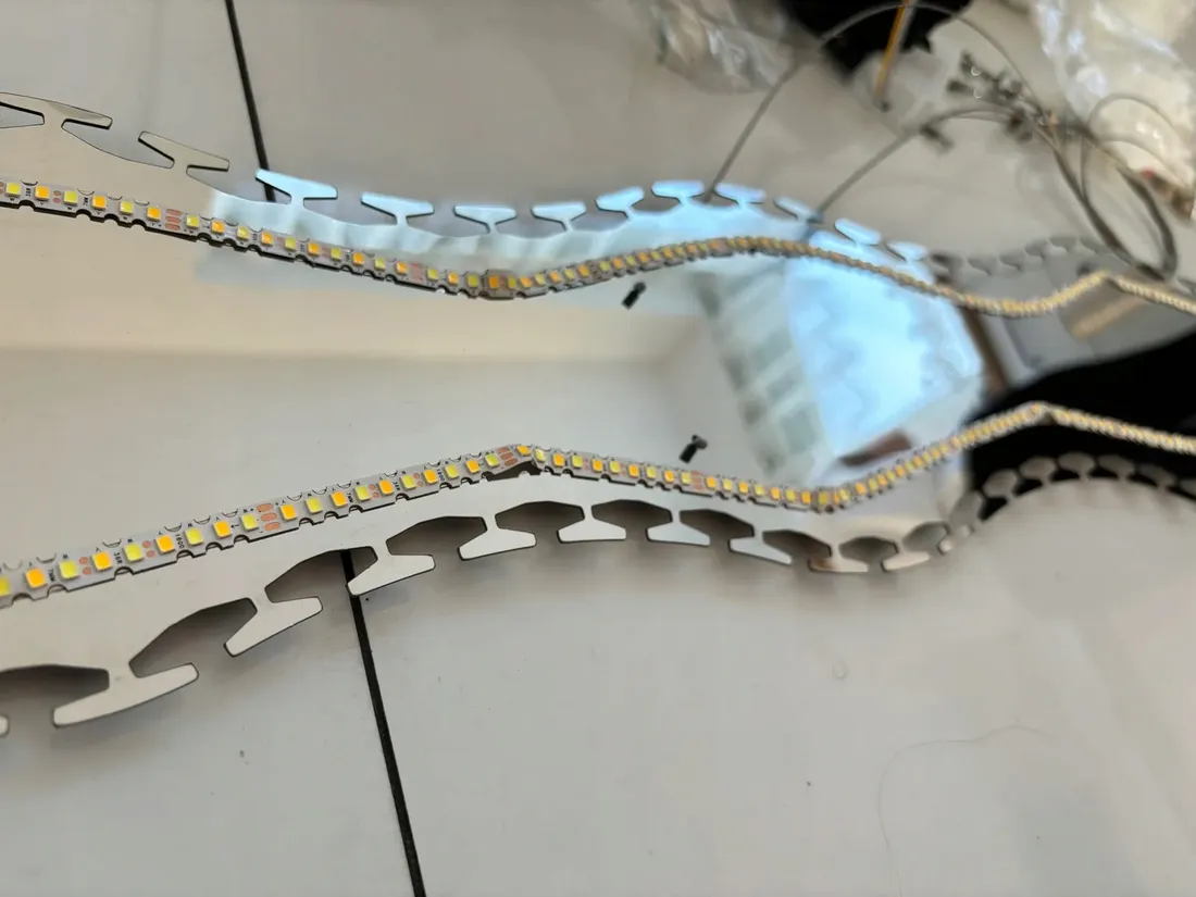 lampa-wiszaca-ringi-nad-stol-krysztalowa-chrom-100cm-45w-pilot-darmat-light