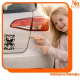 naklejka-drone-pilot-na-auto-szybe-pilot-drona-operator-liczba-sztuk-w-zestawie-1-szt