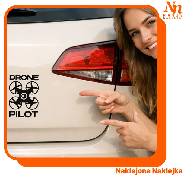 naklejka-drone-pilot-na-auto-szybe-pilot-drona-operator-szerokosc-produktu-12-5-cm