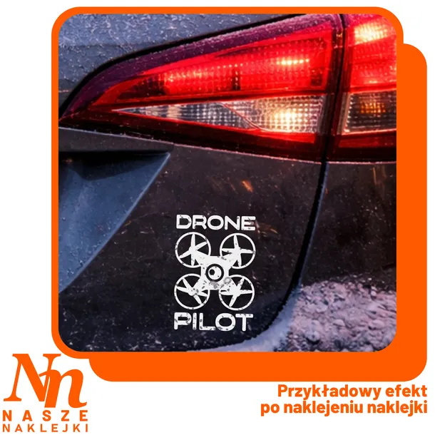 naklejka-drone-pilot-na-auto-szybe-pilot-drona-operator-dlugosc-18-cm