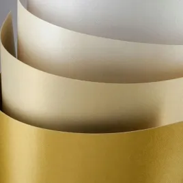 karton-ozdobny-a4-iceland-diamentowa-biel-220g-2