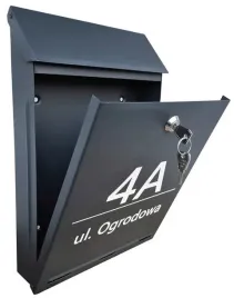 skrzynka-na-listy-pocztowa-a4-z-napisem-antracyt-czarny-kolory-nadruk-uv