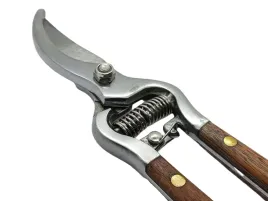 sekator-ogrodowy-reczny-do-galezi-z-drewniana-raczka-mocny-country